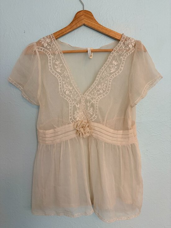 Bizz Tops - Sheer Ivory Embroidered Lace Boho Blouse Fairycore Cottagecore Top Size Small